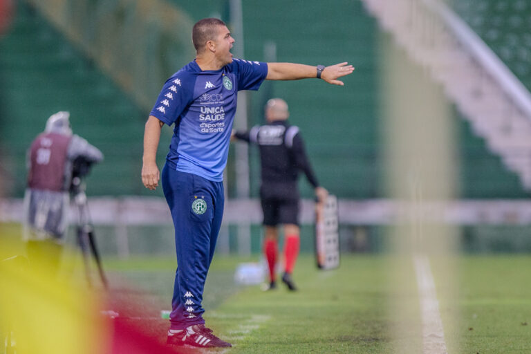 Para cumprir tabela, Guarani visita o Atlético-GO