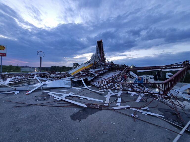 teto de posto de combustível caçapava
