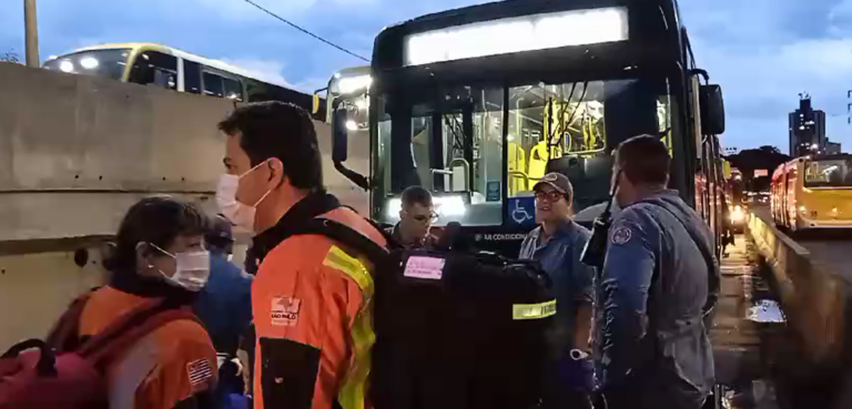 Acidente entre ônibus intermunicipais deixa feridos em Campinas