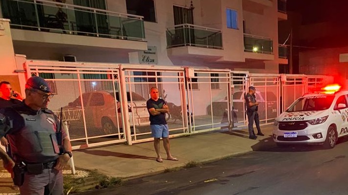 Câmeras flagram momento que PM de folga sofre tentativa de assalto