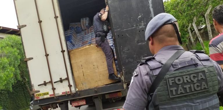 Caminhoneiro é acusado de trocar carga por pedras de crack