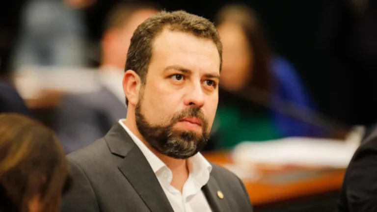 “Cracolândia é problema complexo que não se resolve com demagogia”, diz Boulos