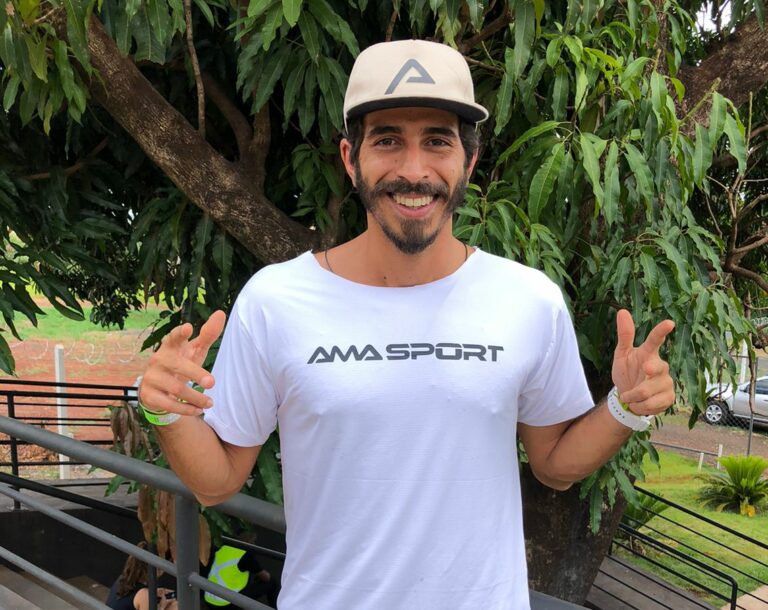 Comemorando 60 anos, SEB promove a Copa SEB 60 anos Beach Tennis , com a exibição de atletas profissionais, como o campeão e ex-aluno Hugo Dojas