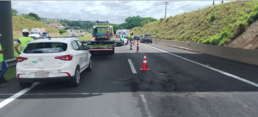 Motociclista morre após invadir área de obra no Anel viário de Campinas Motociclista morre após invadir área de obra no Anel viário de Campinas