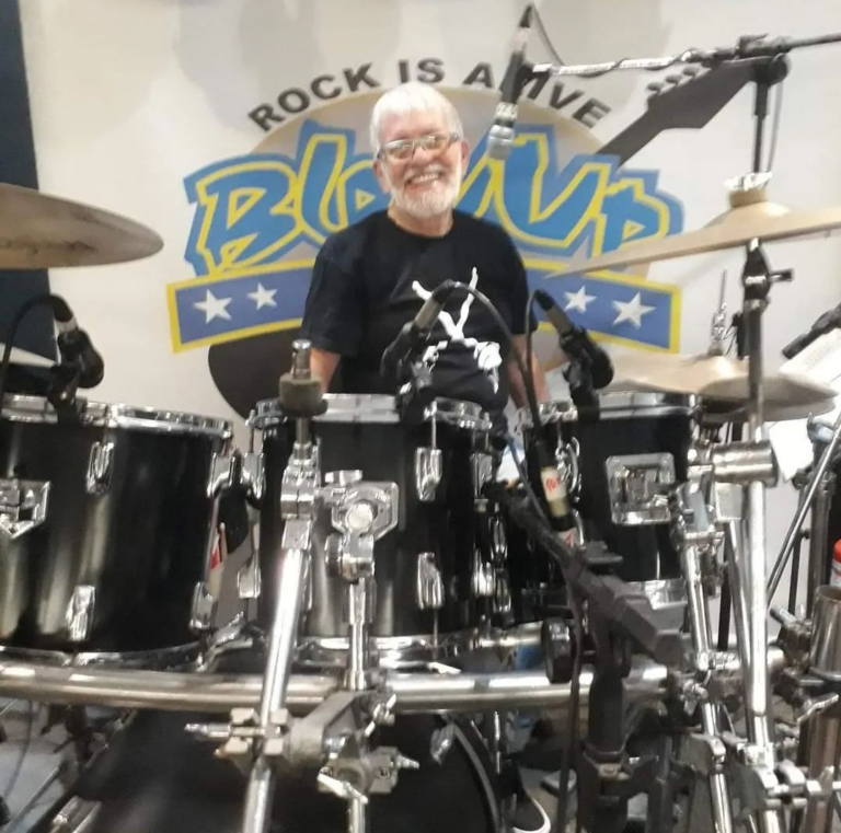 Luto: Fundador de famosa banda de rock de Santos, Hélio Mariano, morre aos 73 anos