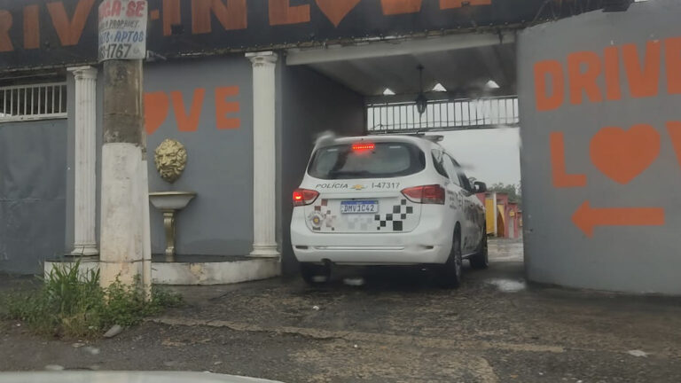 Homem é esfaqueado por garota de programa dentro de motel em Campinas