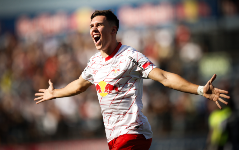 Botafogo e Bragantino empatam, e Palmeiras é o líder do Brasileirão que fica eletrizante na reta final