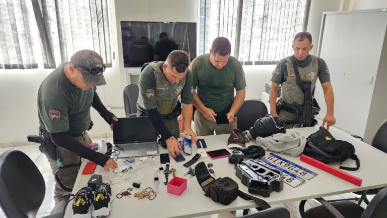 Três pessoas são presas por roubo em Limeira