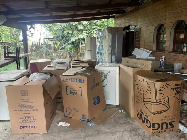 Carga de eletrodomésticos roubada no Guarujá é encontrada às margens de rodovia de Santos