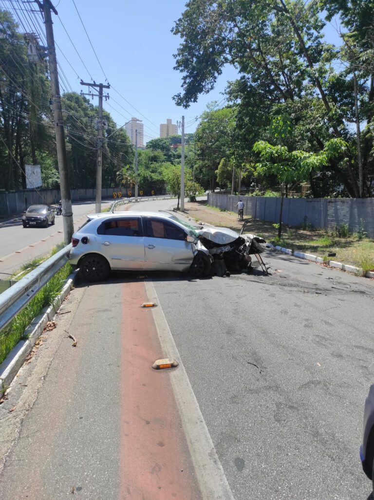 capotar carro taubaté