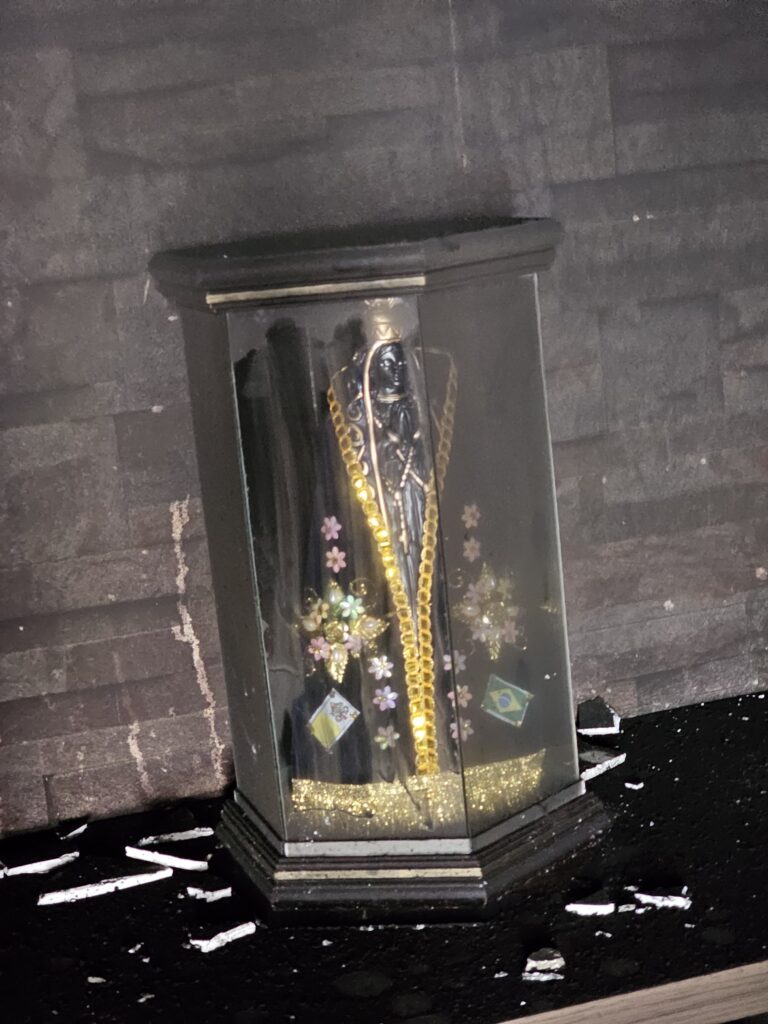 apartamento destruído em incêndio em sjc