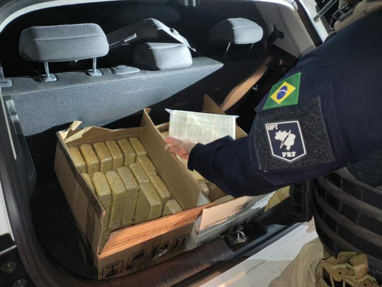 Homem é preso com mais de 50 quilos de cocaína na Dutra