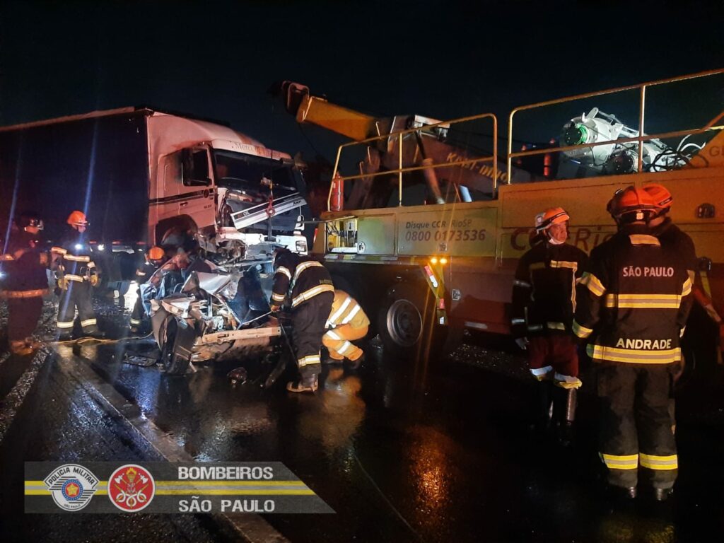 família morre em acidente na dutra