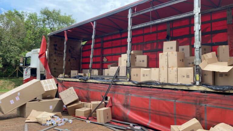 Polícia recupera carga roubada de cigarros avaliada em R$7 milhões