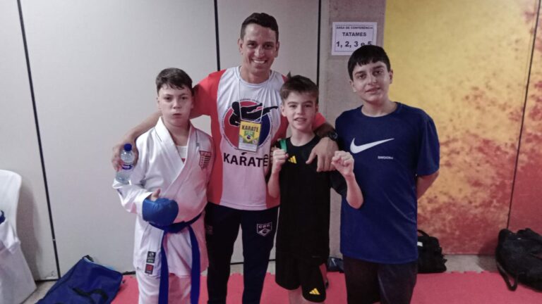 Atletas do Centro de Formação Esportiva ganham medalhas em competição de karatê