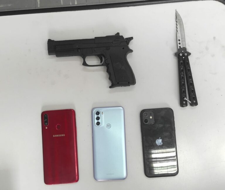 Dois são presos após roubar van de site de entregas em Campinas