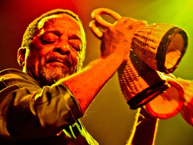 Percussionistas Brasileiros: conheça 5 músicos que merecem destaque pelo talento e pela história