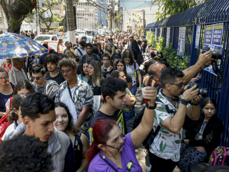 Primeiro dia do Enem 2023 teve abstenção de 28,1% e 4.293 eliminados