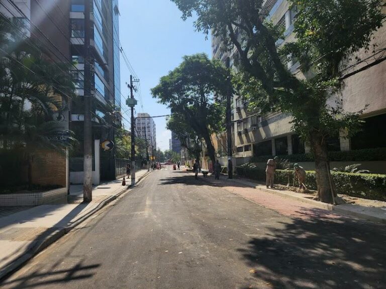 Santos libera Rua Azevedo Sodré para o trânsito após obras de revitalização