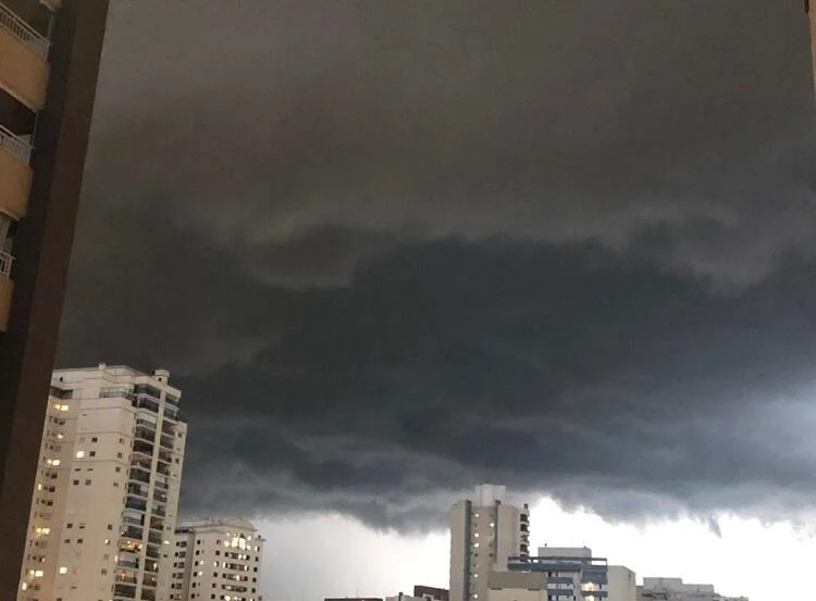 alerta frente fria e chuva forte sjc