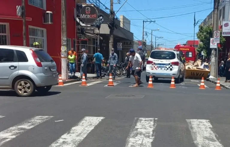 Homem morre após receber descarga elétrica ao pintar fachada de loja em Mirassol