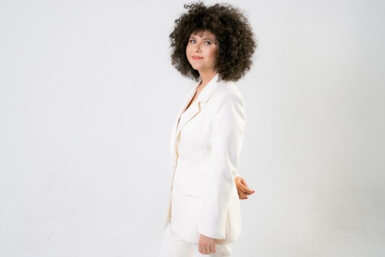 Concerto com a cantora Roberta Campos será na próxima segunda-feira (11/12), às 20h, na Câmara Municipal, com participação da Nova Banda Jovem