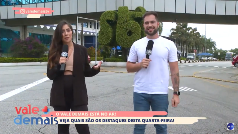 Os apresentadores do Vale Demais, Gabriela Abravanel e Guilherme Galazzo, invadiram o programa Domingo Legal do SBT