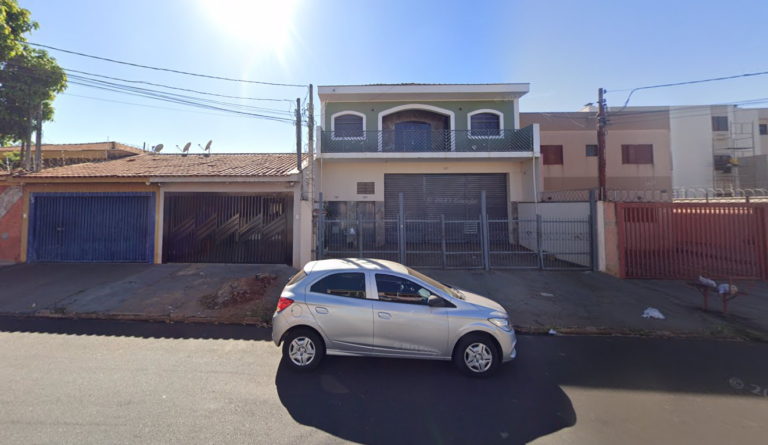 Após encontro por aplicativo, travesti exige R$ 1 mil e ataca cliente com golpes de chave philips