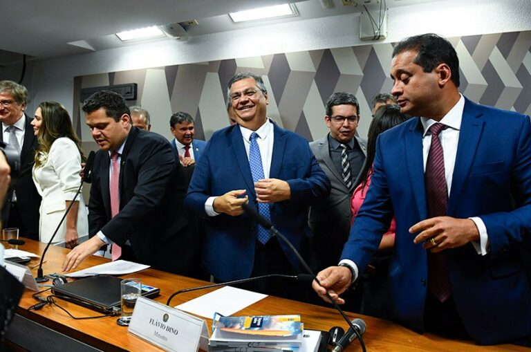 Dino é aprovado para STF e Gonet para PGR em comissão do Senado; plenário fará votação