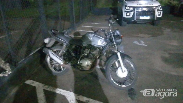 Em tentativa de roubo, moto fica sem gasolina e jovens são detidos