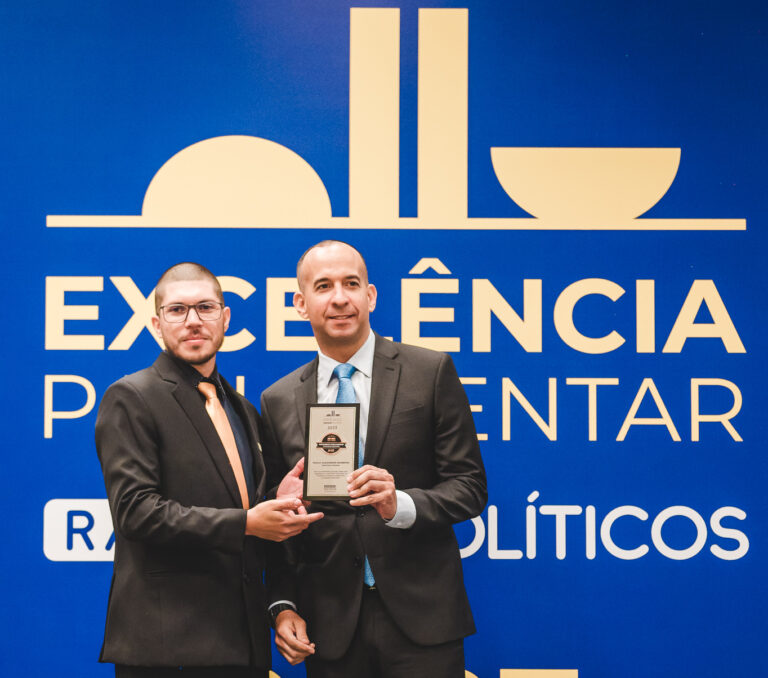 Paulo Alexandre Barbosa é eleito como o melhor deputado federal da Baixada Santista