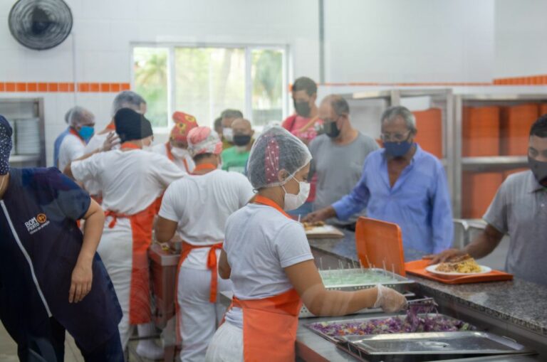 Bom Prato Cubatão tem cardápio especial nos dias 24, 25, 31 de dezembro e em 1º de janeiro