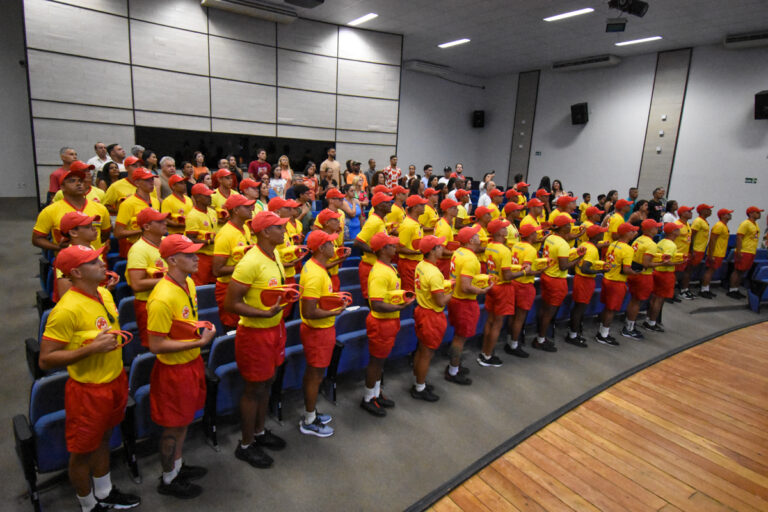 Praia Grande conta com reforço de 50 guarda-vidas para a temporada de verão