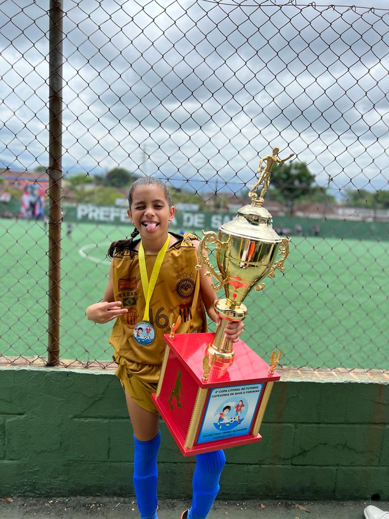 Joia do futebol feminino de Bertioga conquista diversos fãs nas redes sociais