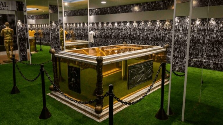 Um ano sem Pelé: Mausoléu do Rei abre para visitação todos os dias de dezembro