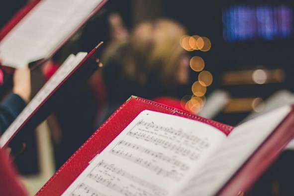 Apresentações de corais de Natal marcam o mês de dezembro no Praiamar Shopping