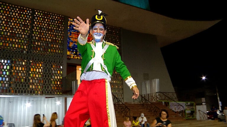 Bragança Paulista completa 260 anos com festa na praça