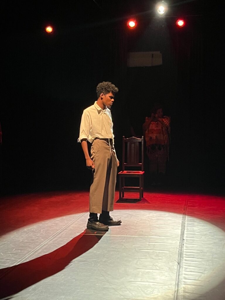 Alunos do curso Técnico em Teatro do Senac apresentam o espetáculo As Bruxas de Salém