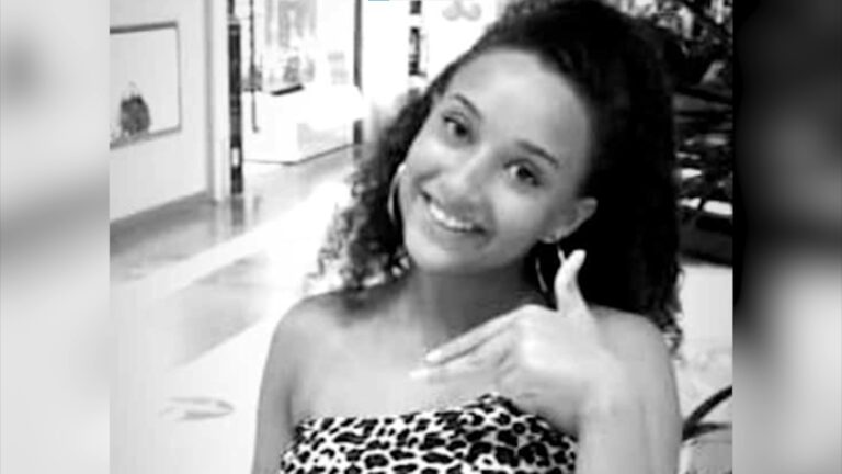 A adolescente não resistiu aos ferimentos e morreu. Segundo testemunhas, a motivação do desentendimento foi um relacionamento amoroso.