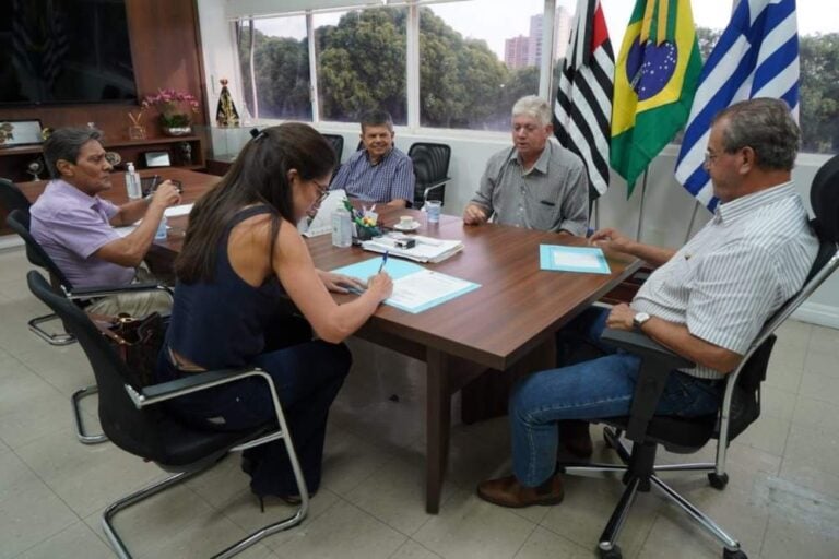 Prefeito Dilador autoriza mais de R$ 4,5 milhões em recape em bairros da cidade