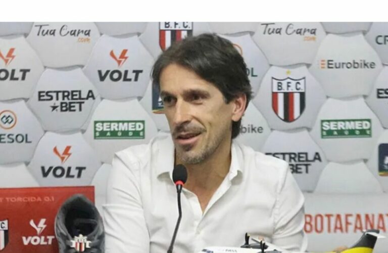 Treinador português é apresentado no Botafogo