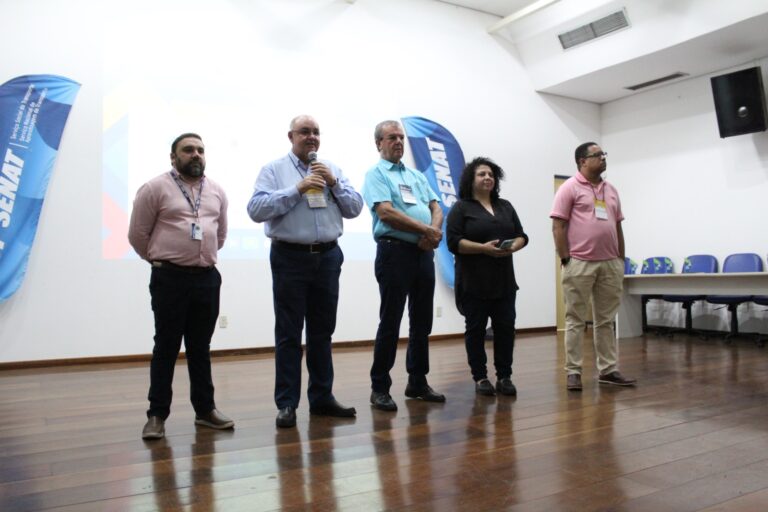 Dilador Borges recebe prêmio Prefeito Inovador 2023