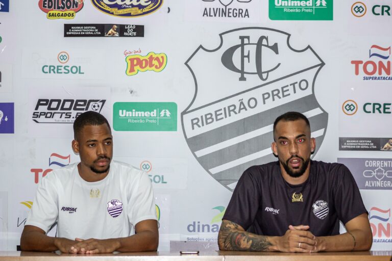 Comercial apresenta dois reforços