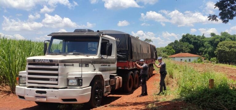 Roubo de carga avaliada em R$ 2,5 mi termina com suspeito morto pela polícia