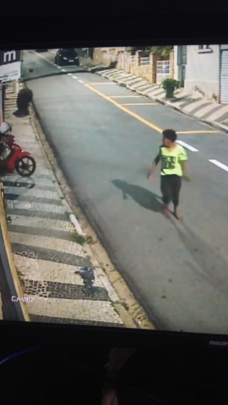 Dupla furta moto em Bragança Paulista; Veja o vídeo:
