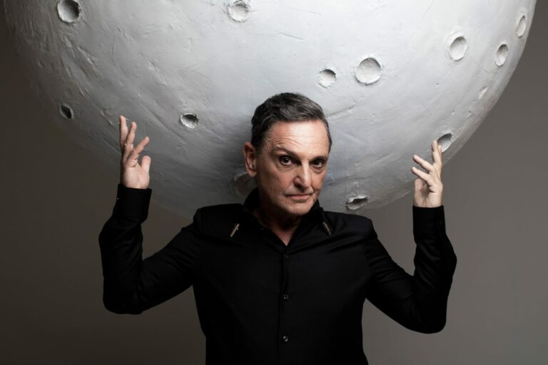 Imperdível! Paulo Miklos faz show gratuito em Santos nesta terça-feira (19)