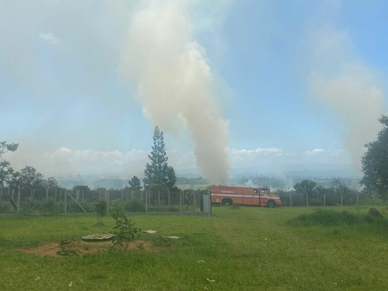 balão cai e causa incêndio em sjc
