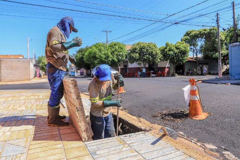Secretaria de Infraestrutura realiza ações preventivas contra alagamento