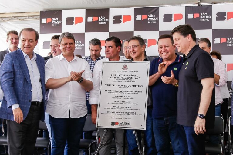 Governo municipal entrega AME Ribeirão