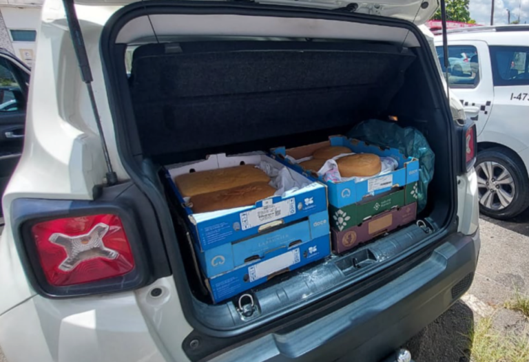 Homem é preso ao jogar fora dinheiro roubado de loja de doces em Campinas